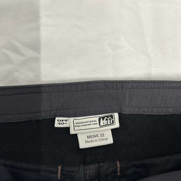 REI UP40+ Recreational Outdoor Shorts - Picture 3 of 6